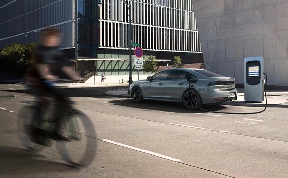 Peugeot Új Sport Engineered 508