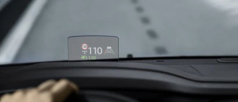 Színes Head-Up Display